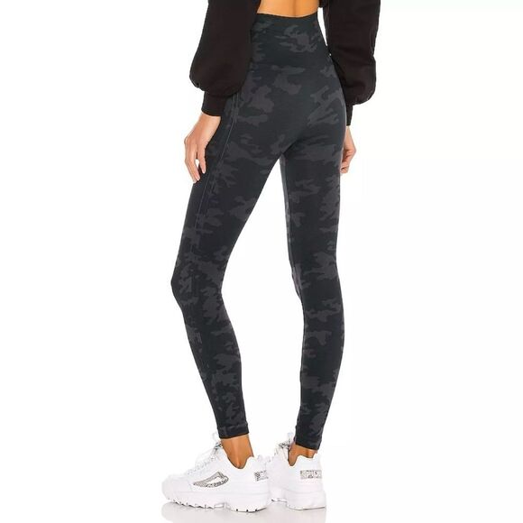 SPANX Look at Me Now Seamless Faux Leather Camo Leggings Black Camouflage Size M - Picture 3 of 11